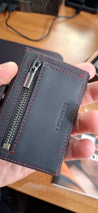 Portafoglio LORZOR Uomo Pelle Slim Airtag