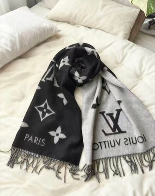 Bufanda Louis Vuitton Monogram Gris Negra