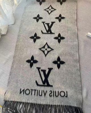 Bufanda Louis Vuitton Monogram Gris Negra