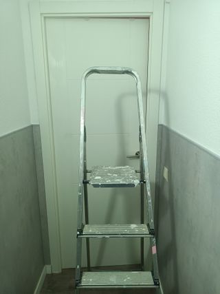 Escalera 4 peldaños con pintura