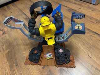 Hot Wheels Monster Trucks Mega Wrex