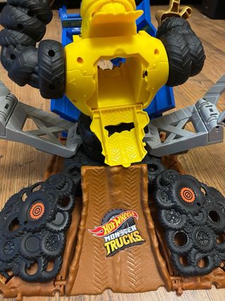 Hot Wheels Monster Trucks Mega Wrex