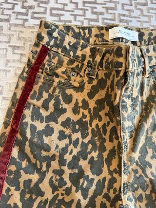 Pantalón leopardo talle 34 sin etiqueta