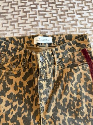 Pantalón leopardo talle 34 sin etiqueta