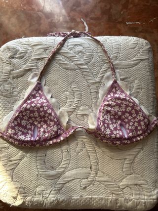 Bikini morado estampado flores