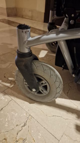 Silla de ruedas eléctrica con bipedestación