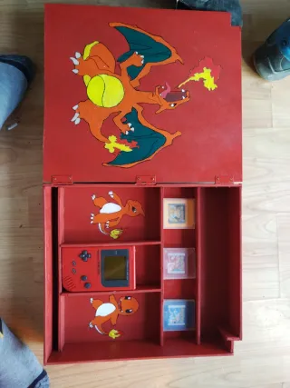 Nintendo Game Boy Rosso Charizard