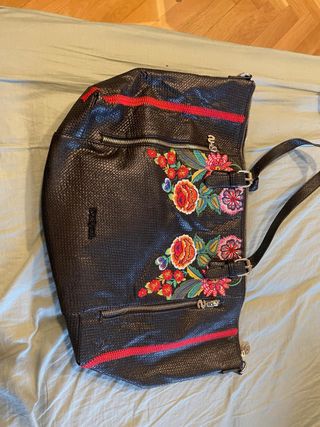 Bolso Desigual Negro Flores Bordadas