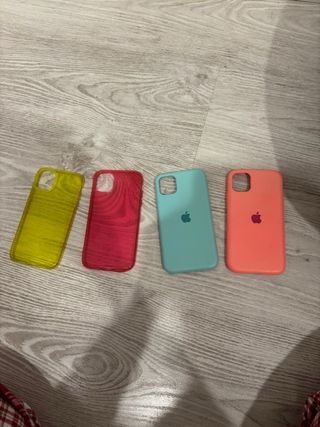 iPhone 11 Blanco + 4 Fundas