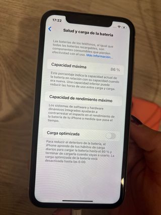 iPhone 11 Blanco + 4 Fundas