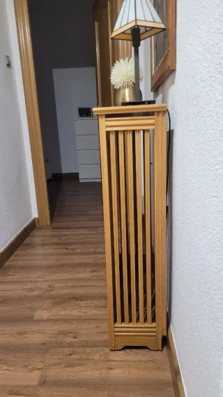 Cubreradiador de madera