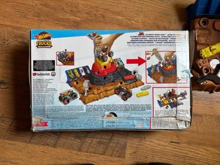 Hot Wheels Monster Trucks Arena World Center