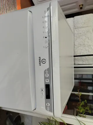 Lavavajillas Indesit en buen estado