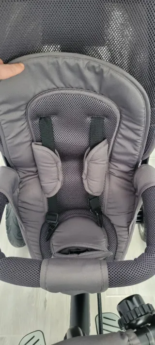 Triciclo Kinderkraft Aveo Gris