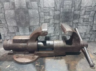 Tornillo de banco IRIMO 150