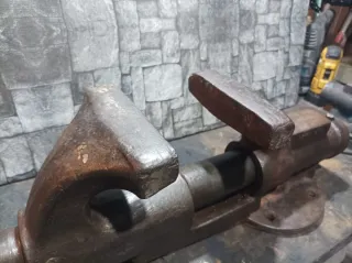 Tornillo de banco IRIMO 150