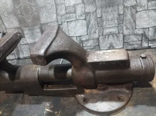 Tornillo de banco IRIMO 150