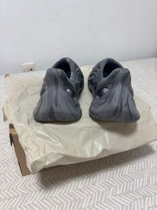 Yeezy Foam Runner, Gris, 44,5