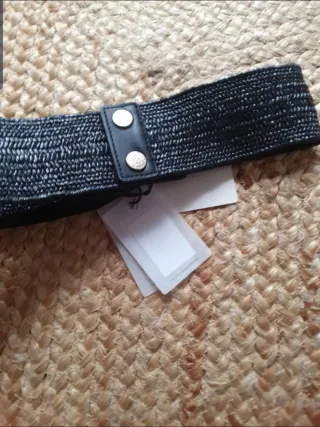 Cinturón Negro con Piedras Multicolor