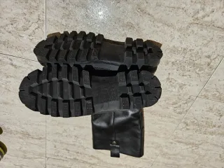 Botas de piel Etiem negras