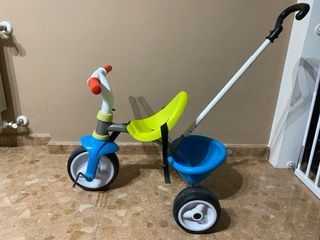 Triciclo infantil Smoby con empujador