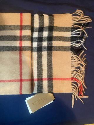 Bufanda Burberry clasica sin estrenar