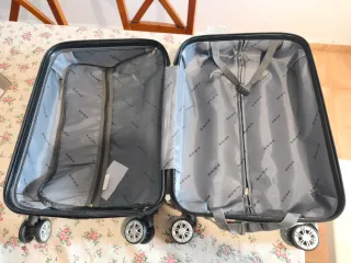 Maleta de viaje nueva