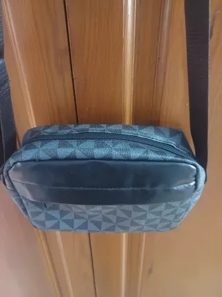 Bolso bandolera negro y gris