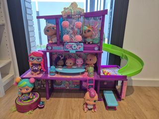 Casa The Bellies con muñecas y accesorios