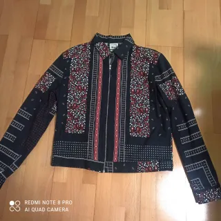 Cazadora Zara Estampada