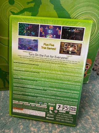 Caja y manuales Xbox 360 Arcade + videojuego