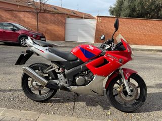 Honda CBR 125 R Roja