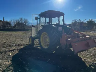 Tractor John Deere 5500