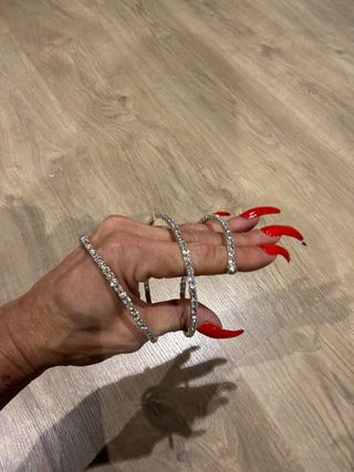 Pulseras con brillos plateadas