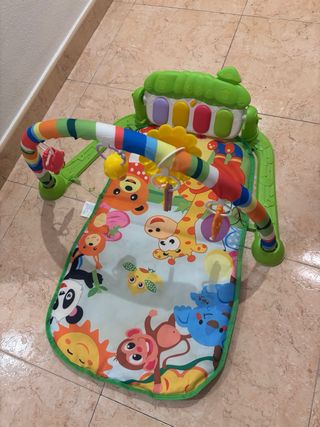 Alfombra de juegos para bebé con gimnasio