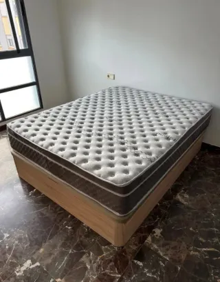 Canapés y colchones nuevos