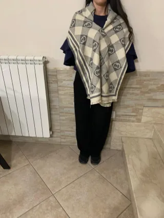 Sciarpone Beige/Grigio donna nuovo