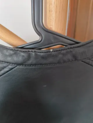 Chaqueta efecto piel negra Talla XL