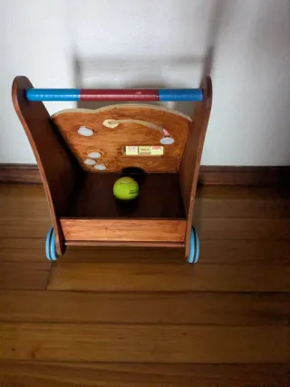 Andador de madera para bebé