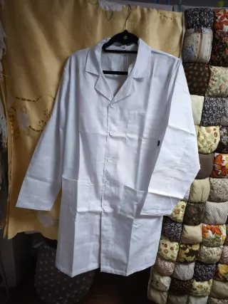 Bata médica blanca talla M.