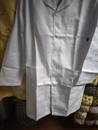 Bata médica blanca talla M.