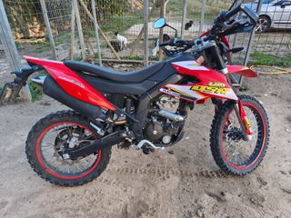 UM DSR EX 125cc Moto