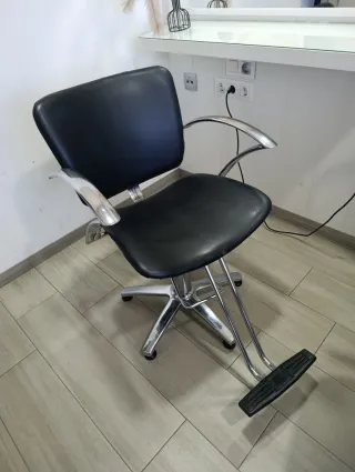Lavacabezas + Sillón peluquería con reposapiés