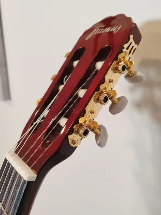 Guitarra clásica Framus