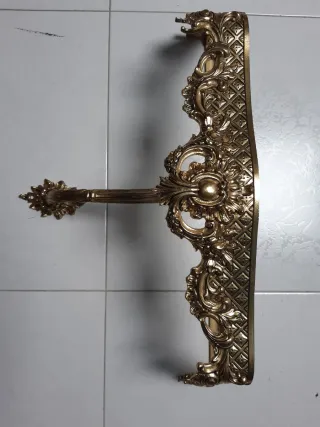 Consola de bronce para pared