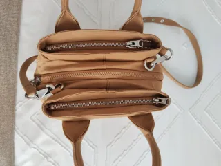 Bolso de mano y bandolera marrón