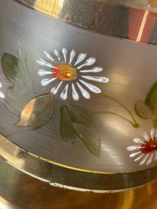 Jarro de vidrio antiguo decorado