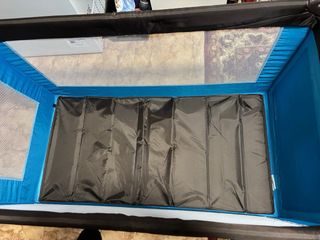 Cuna de bebé plegable azul