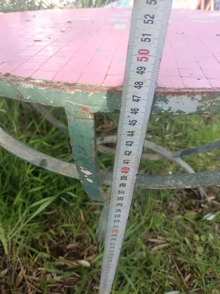 Mesa redonda patas de hierro y cerámica