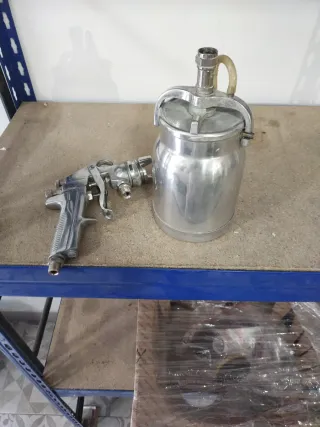 Pistola de pintar profesional sin usar
